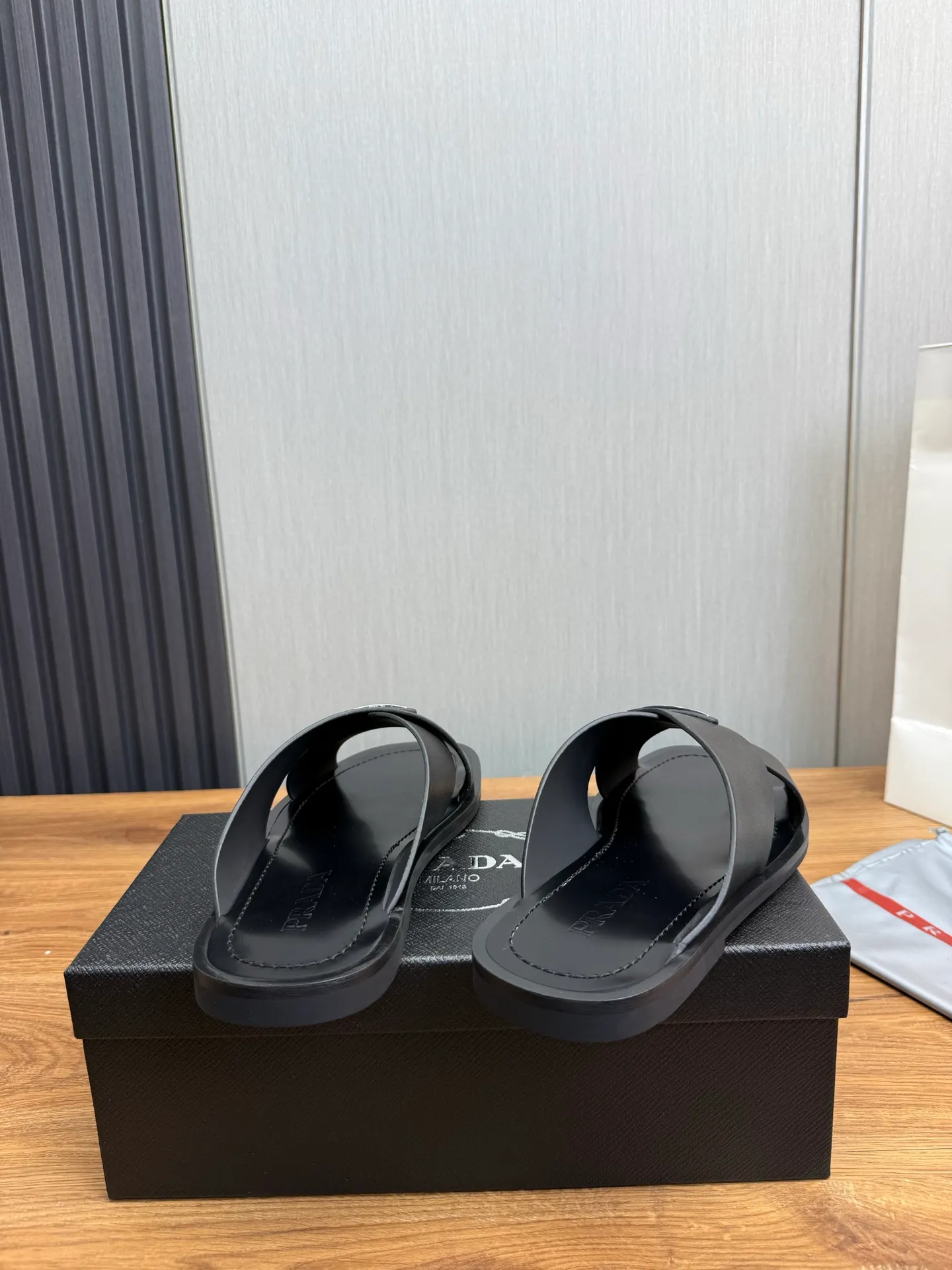 Factory price 340💰 ＰＲＡＤＡPrada - popular men's slippers hot sale 🔥 🩴Official website one to one production 38-45 sizes 45 46 🉑️Customized!